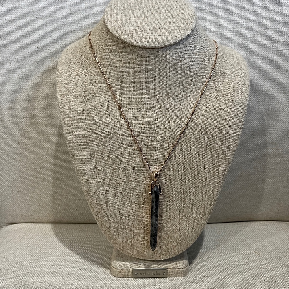 Stella & Dot Long Pendant Necklace (rose gold/black)